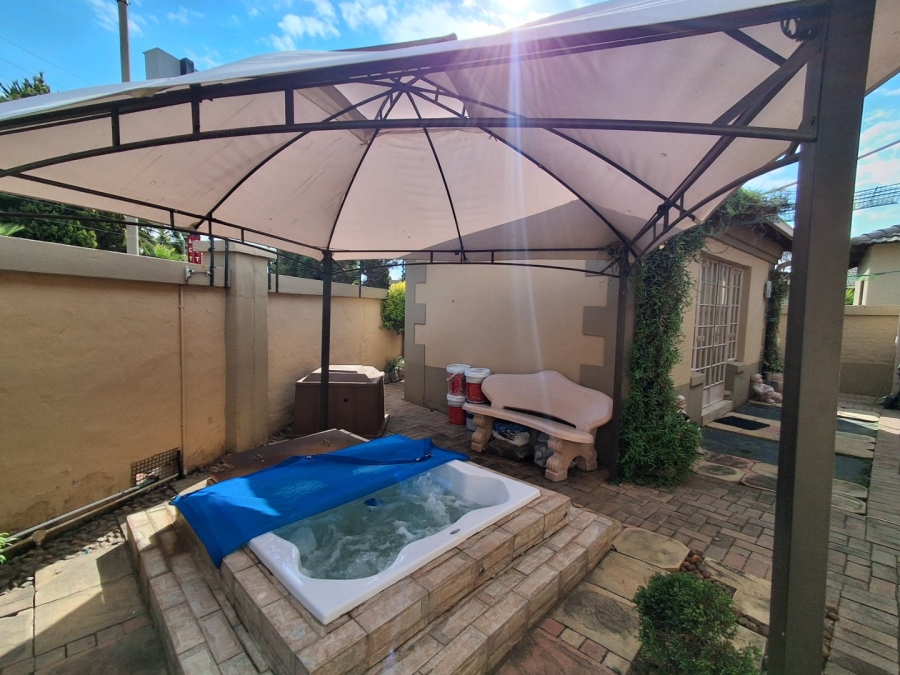 2 Bedroom Property for Sale in Flamwood North West